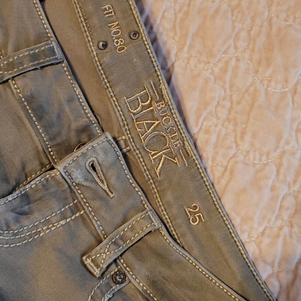 Jeans - Picture 2 of 4
